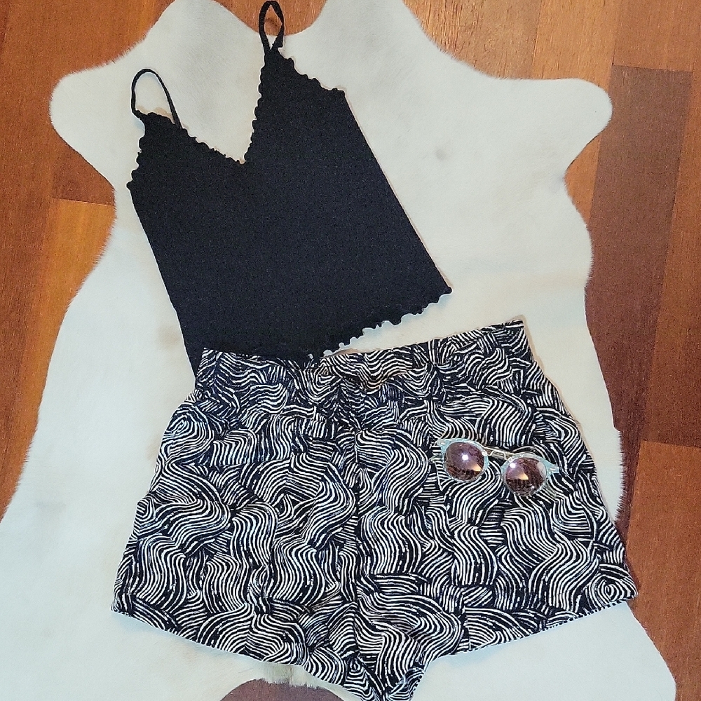 a new day Black & White Patterned Shorts M